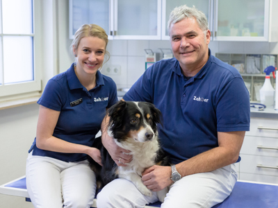 Dr. Zahner mit Kollegin und Hund